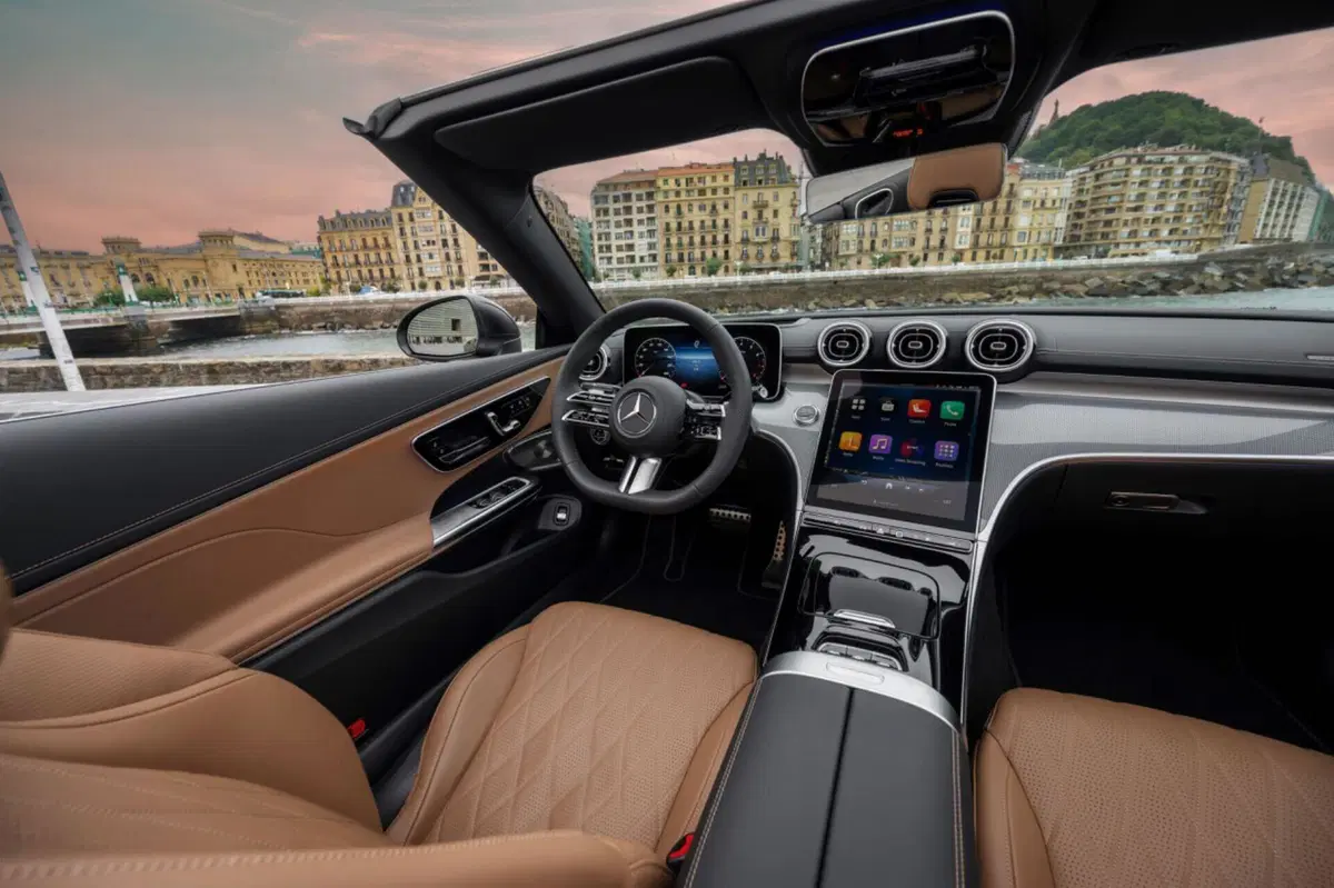 Mercedes CLE Cabriolet, pronta per l’estate en plein air  (5)