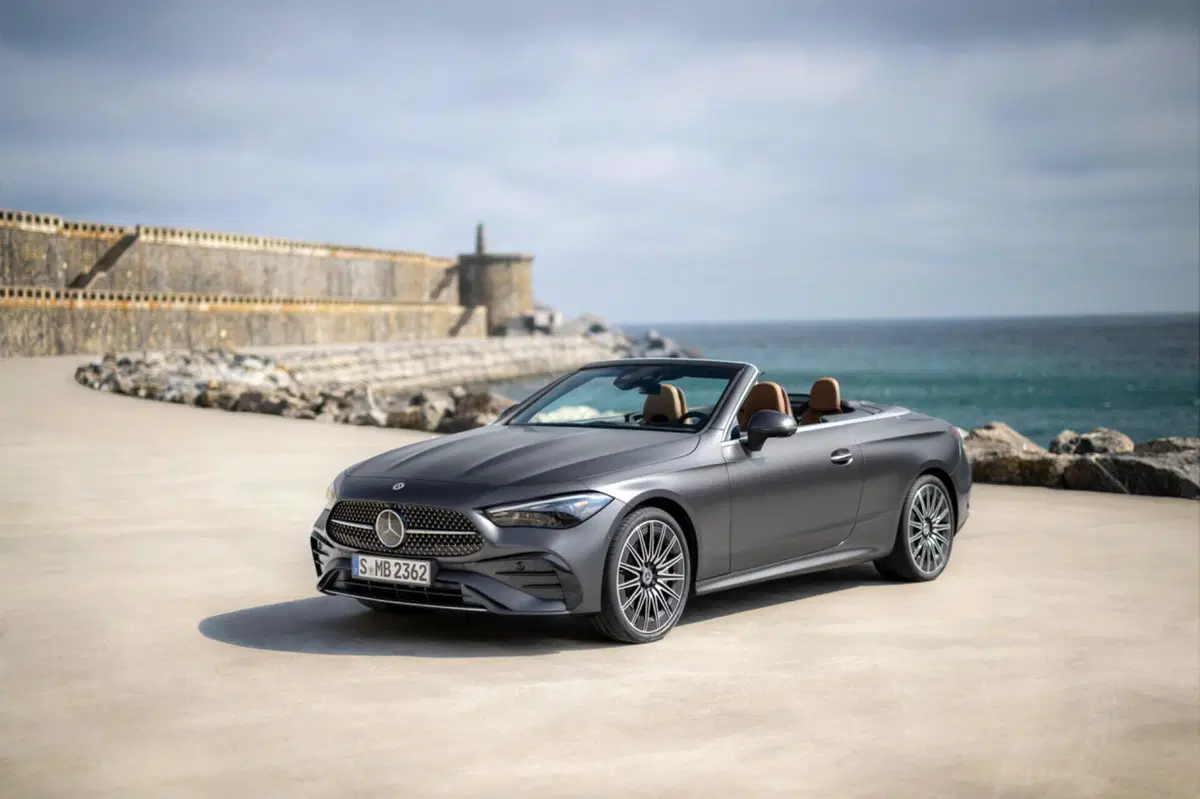 Mercedes CLE Cabriolet, pronta per l’estate en plein air  (8)