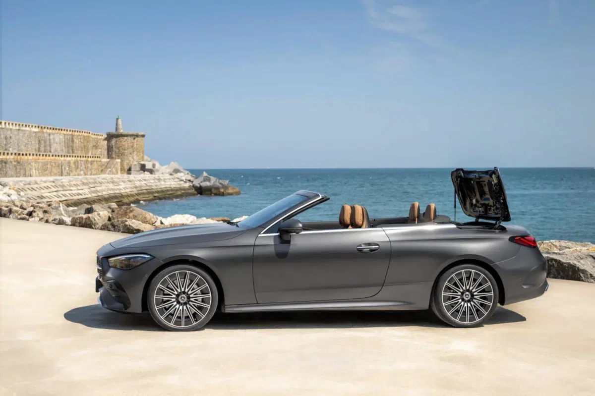 Mercedes CLE Cabriolet, pronta per l’estate en plein air  (9)