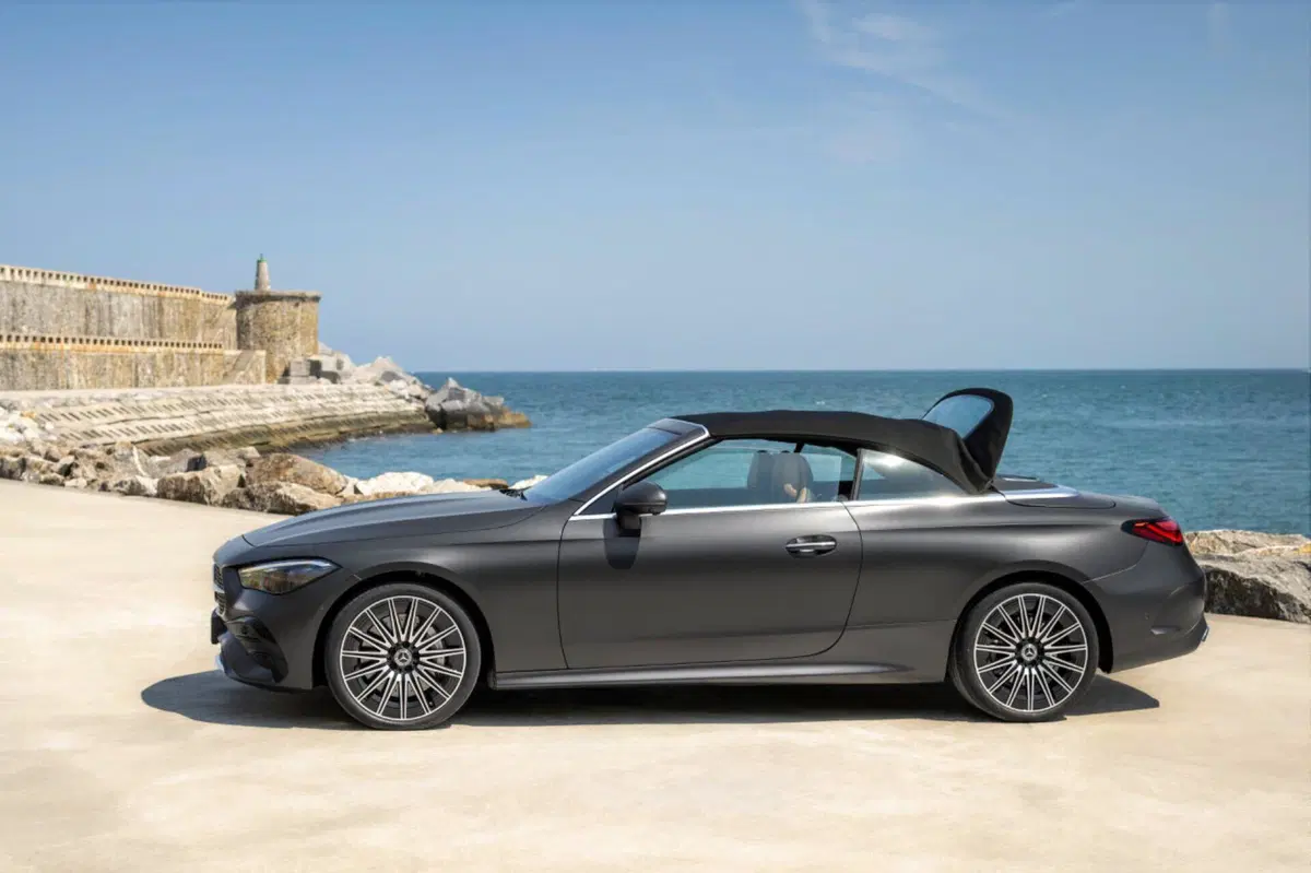 Mercedes CLE Cabriolet, pronta per l’estate en plein air  (11)
