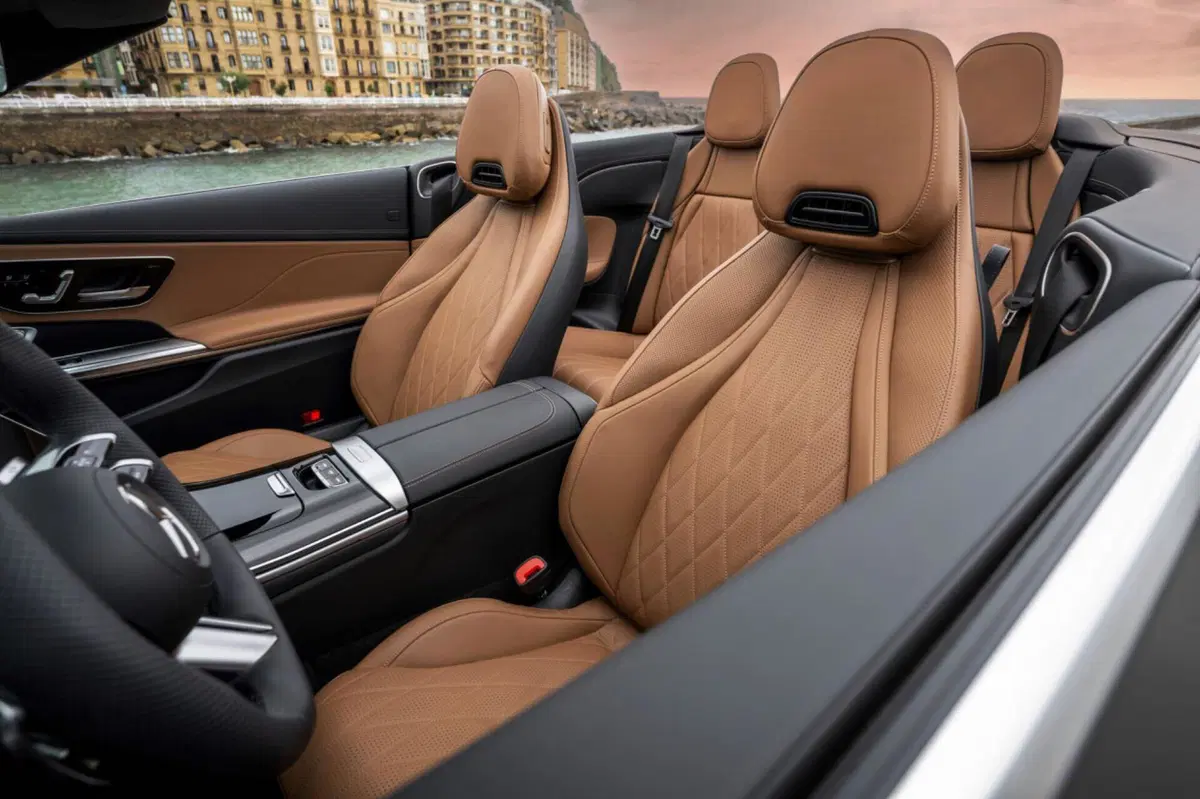 Mercedes CLE Cabriolet, pronta per l’estate en plein air  (15)