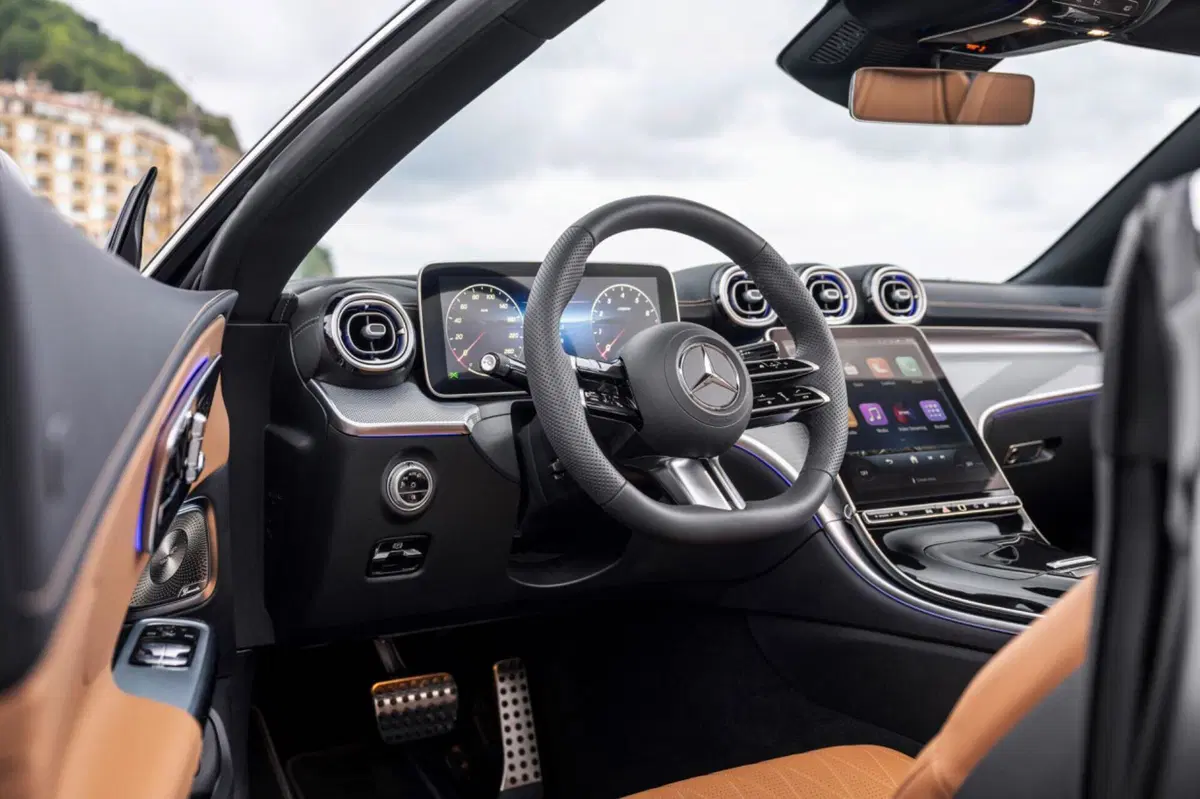 Mercedes CLE Cabriolet, pronta per l’estate en plein air  (19)