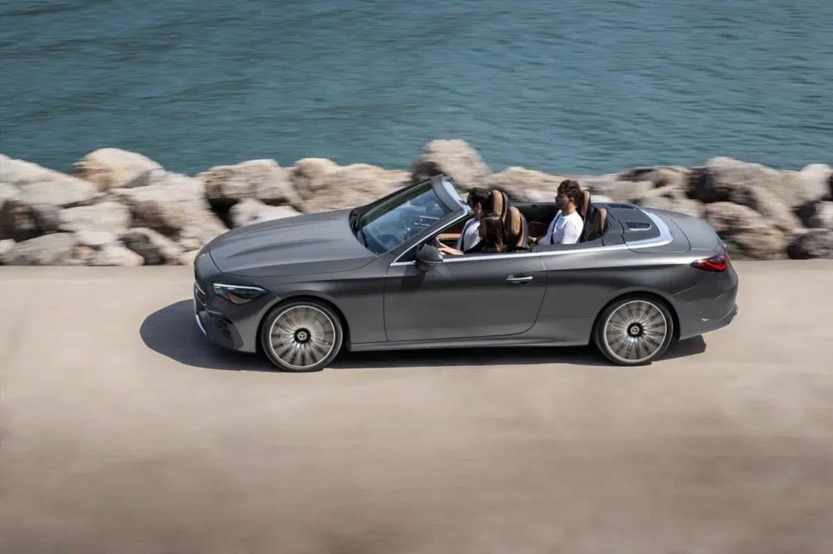 Mercedes CLE Cabriolet, pronta per l’estate en plein air  (24)