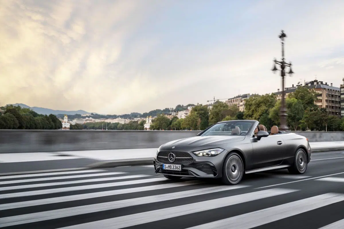 Mercedes CLE Cabriolet, pronta per l’estate en plein air  (26)