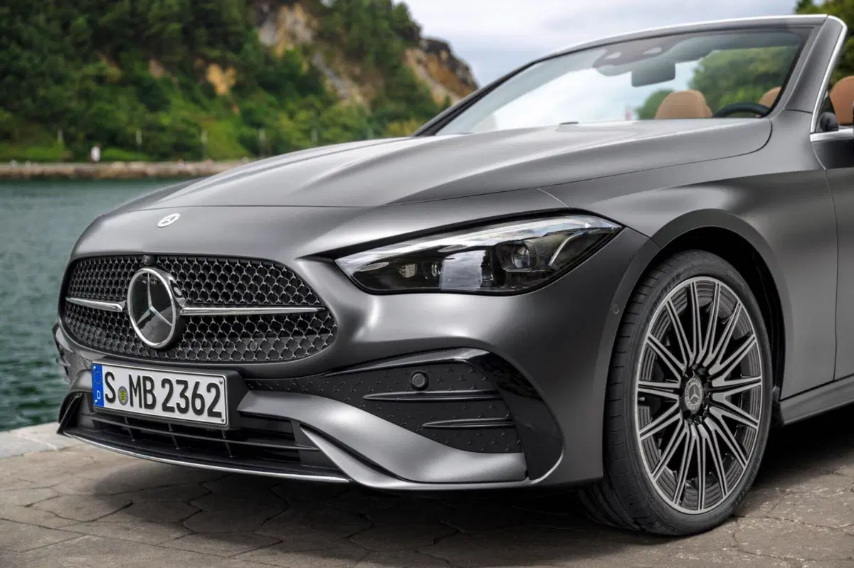 Mercedes CLE Cabriolet, pronta per l’estate en plein air  (27)