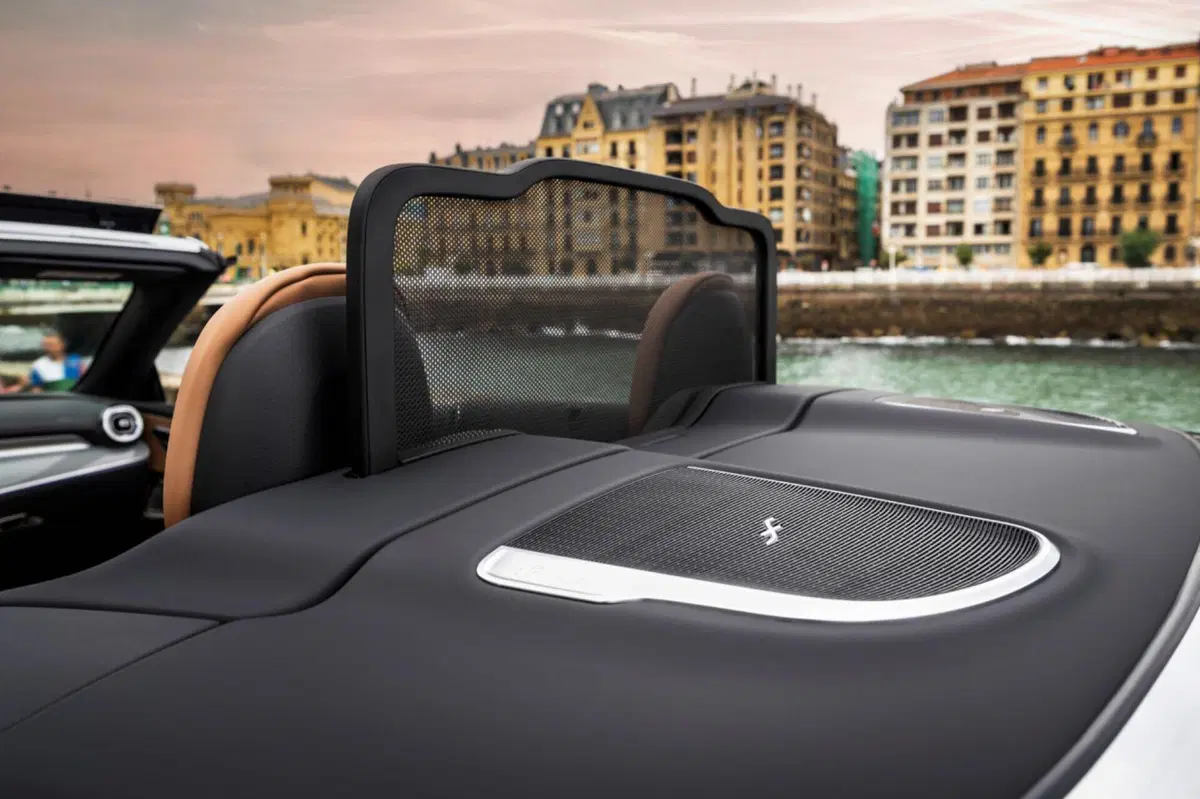 Mercedes CLE Cabriolet, pronta per l’estate en plein air  (33)