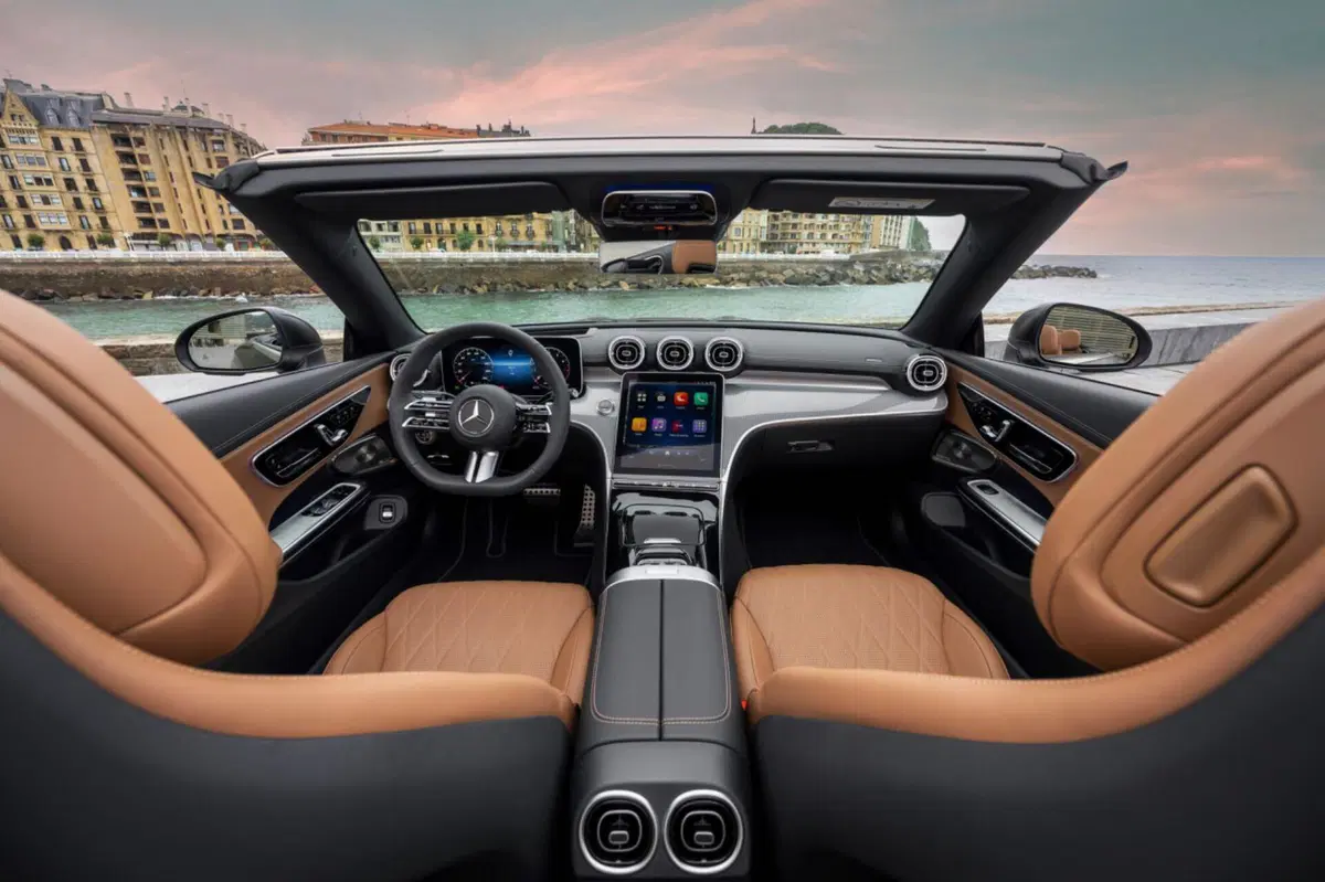 Mercedes CLE Cabriolet, pronta per l’estate en plein air  (34)