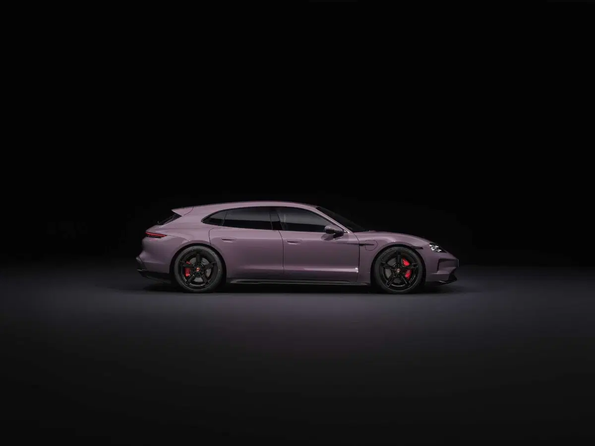 Porsche Taycan 2024: sale l'autonomia e ricarica come un fulmine [VIDEO] (2)