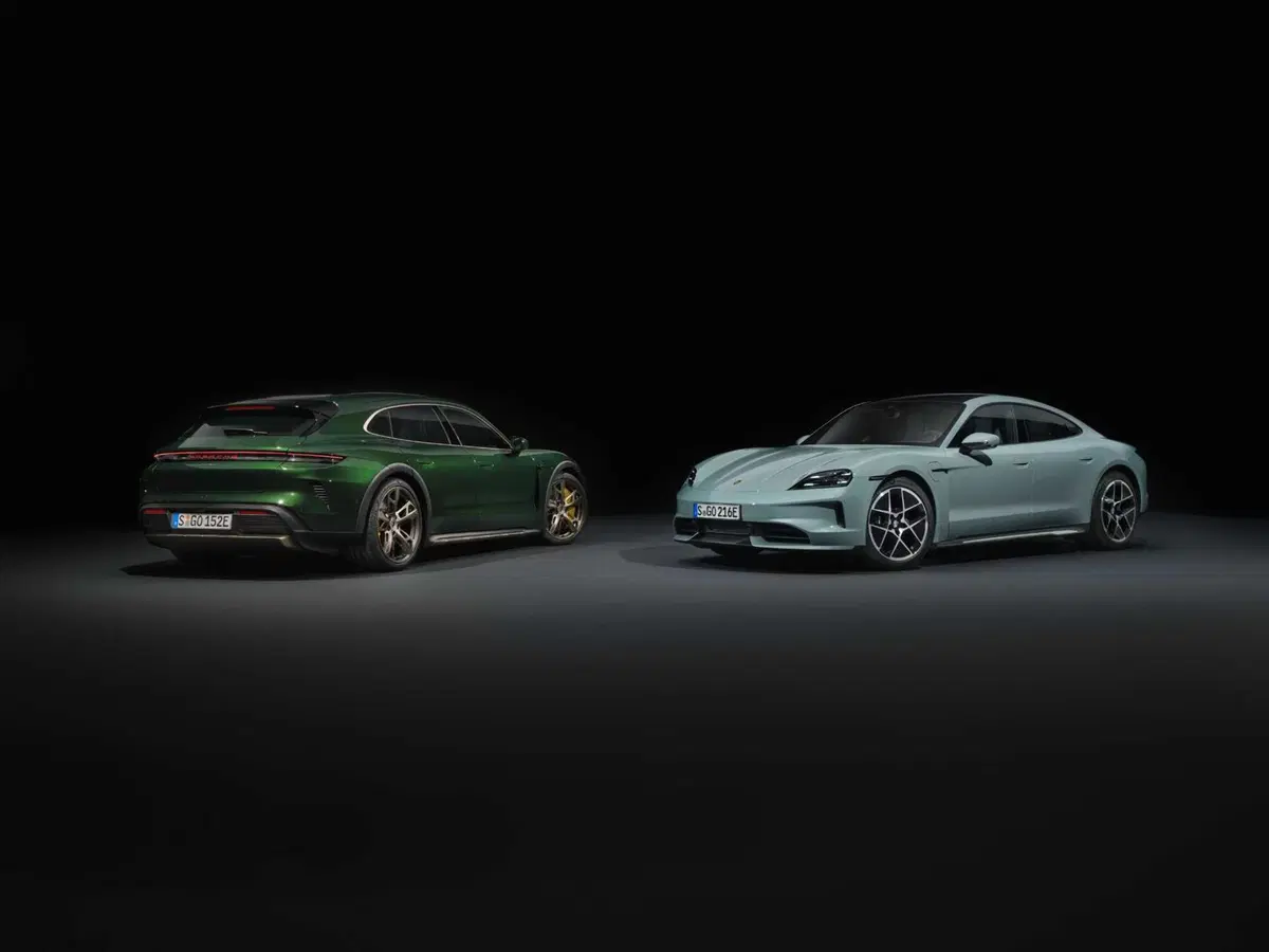 Porsche Taycan 2024: sale l'autonomia e ricarica come un fulmine [VIDEO] (37)