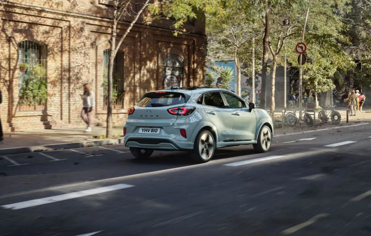 Ford Puma 2024, oltre al restyling ci sarà la variante elettrica (2)