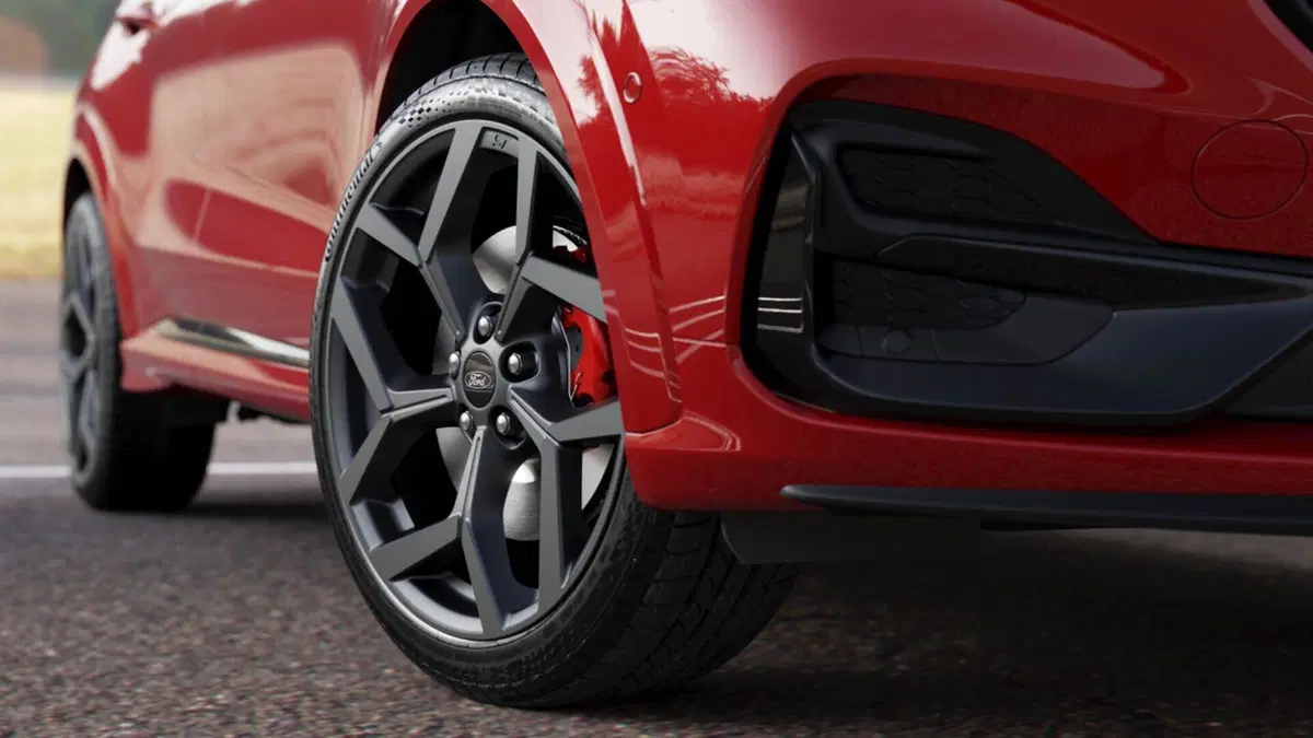 Ford Puma 2024, oltre al restyling ci sarà la variante elettrica (8)