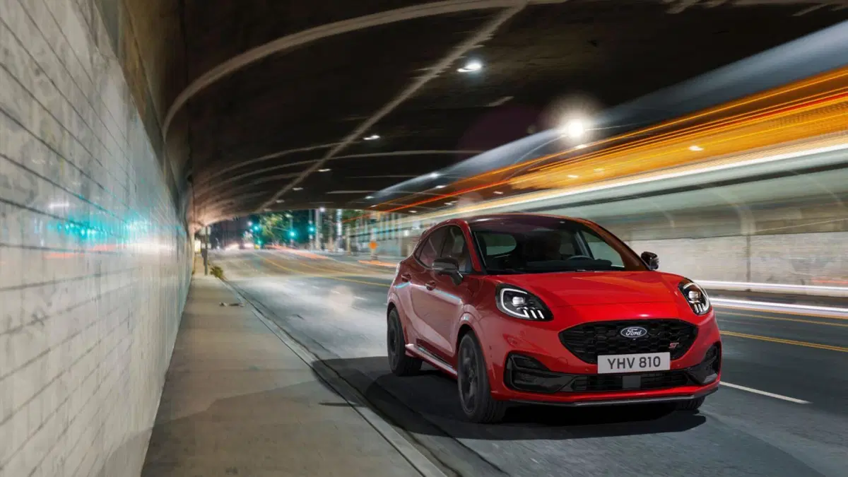 Ford Puma 2024, oltre al restyling ci sarà la variante elettrica (12)