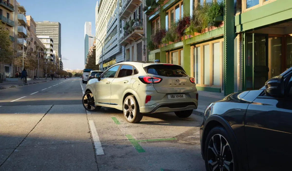 Ford Puma 2024, oltre al restyling ci sarà la variante elettrica (14)