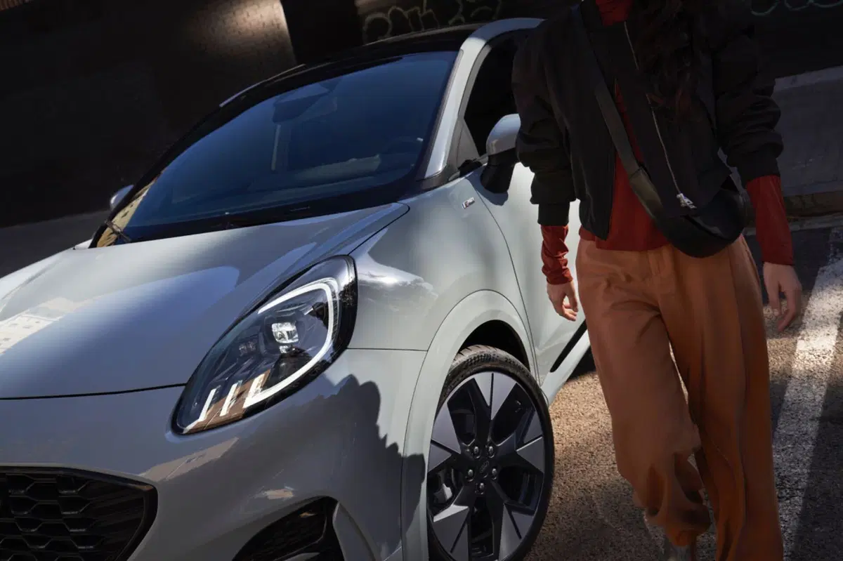 Ford Puma 2024, oltre al restyling ci sarà la variante elettrica (18)