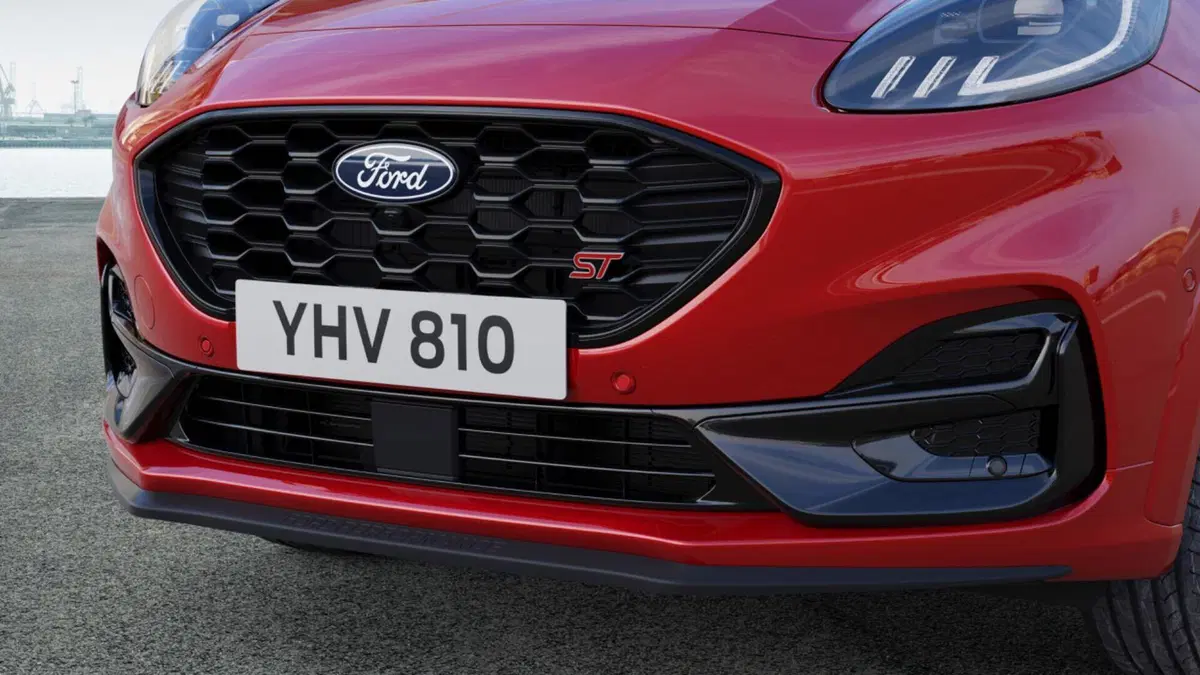 Ford Puma 2024, oltre al restyling ci sarà la variante elettrica (19)