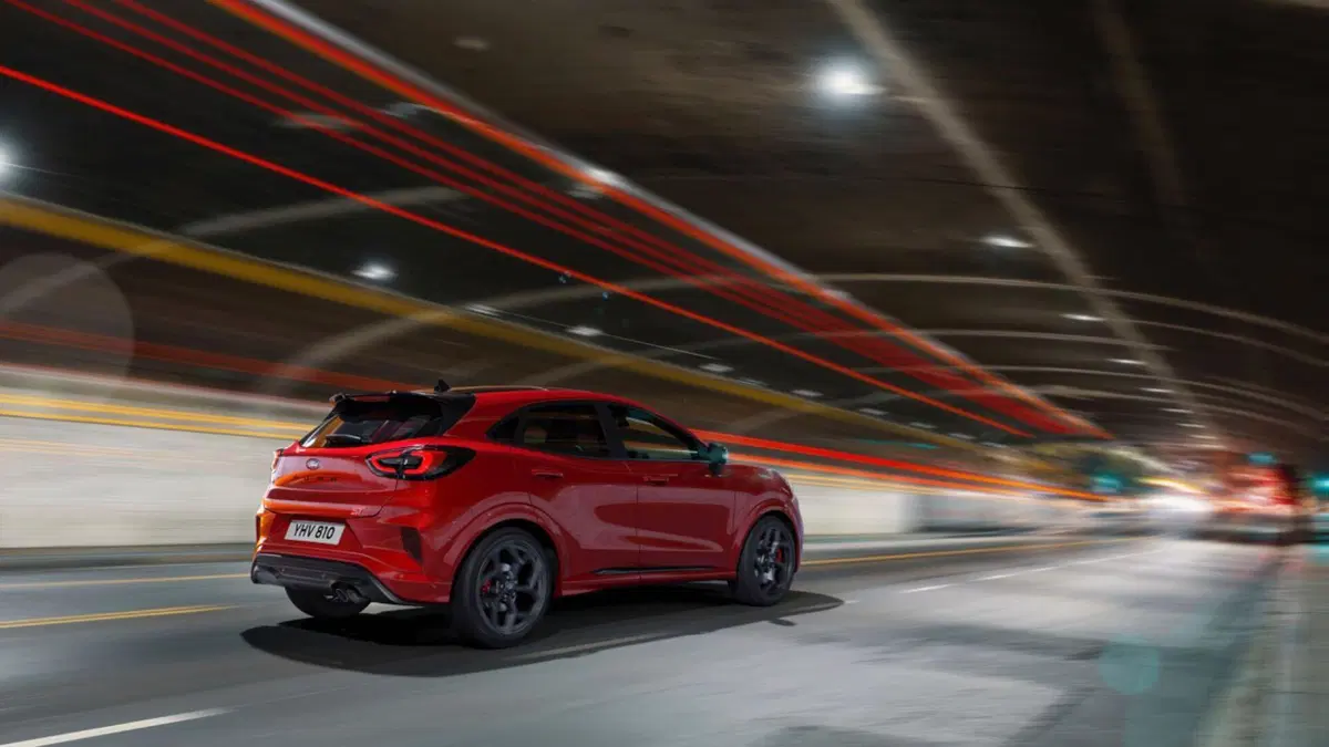 Ford Puma 2024, oltre al restyling ci sarà la variante elettrica (22)