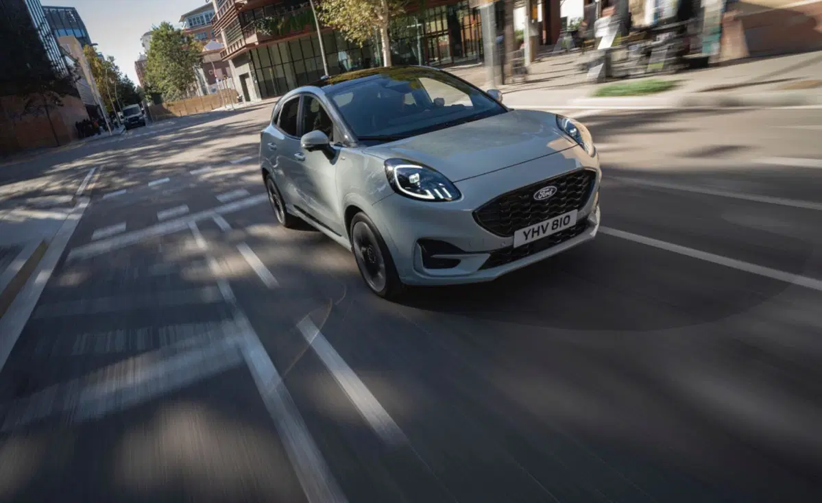 Ford Puma 2024, oltre al restyling ci sarà la variante elettrica (23)