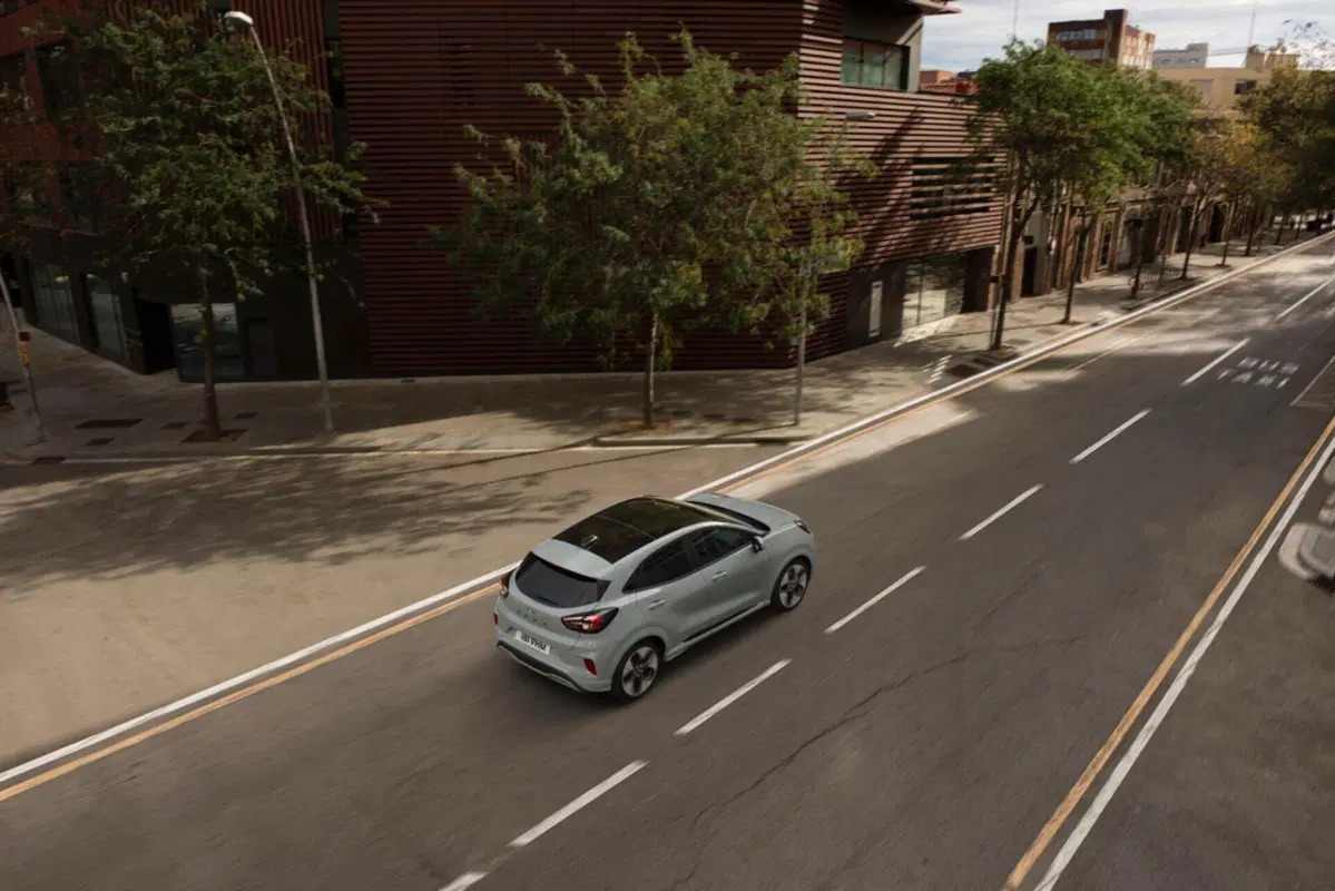 Ford Puma 2024, oltre al restyling ci sarà la variante elettrica (24)