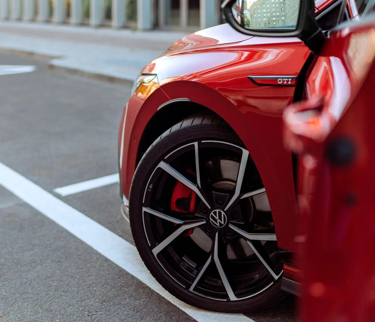 Volkswagen Golf GTI MT Ultimate: serie limitata per chiudere con eleganza il capitolo cambio manuale (3)