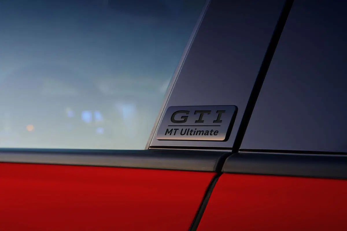 Volkswagen Golf GTI MT Ultimate: serie limitata per chiudere con eleganza il capitolo cambio manuale (6)