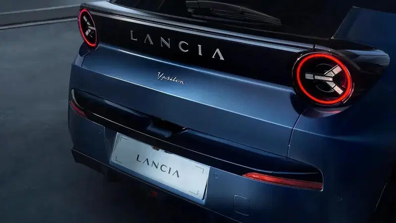Lancia Ypsilon elettrica 2024 by Cassina: perch&eacute; le serie limitate sono "speciali"?