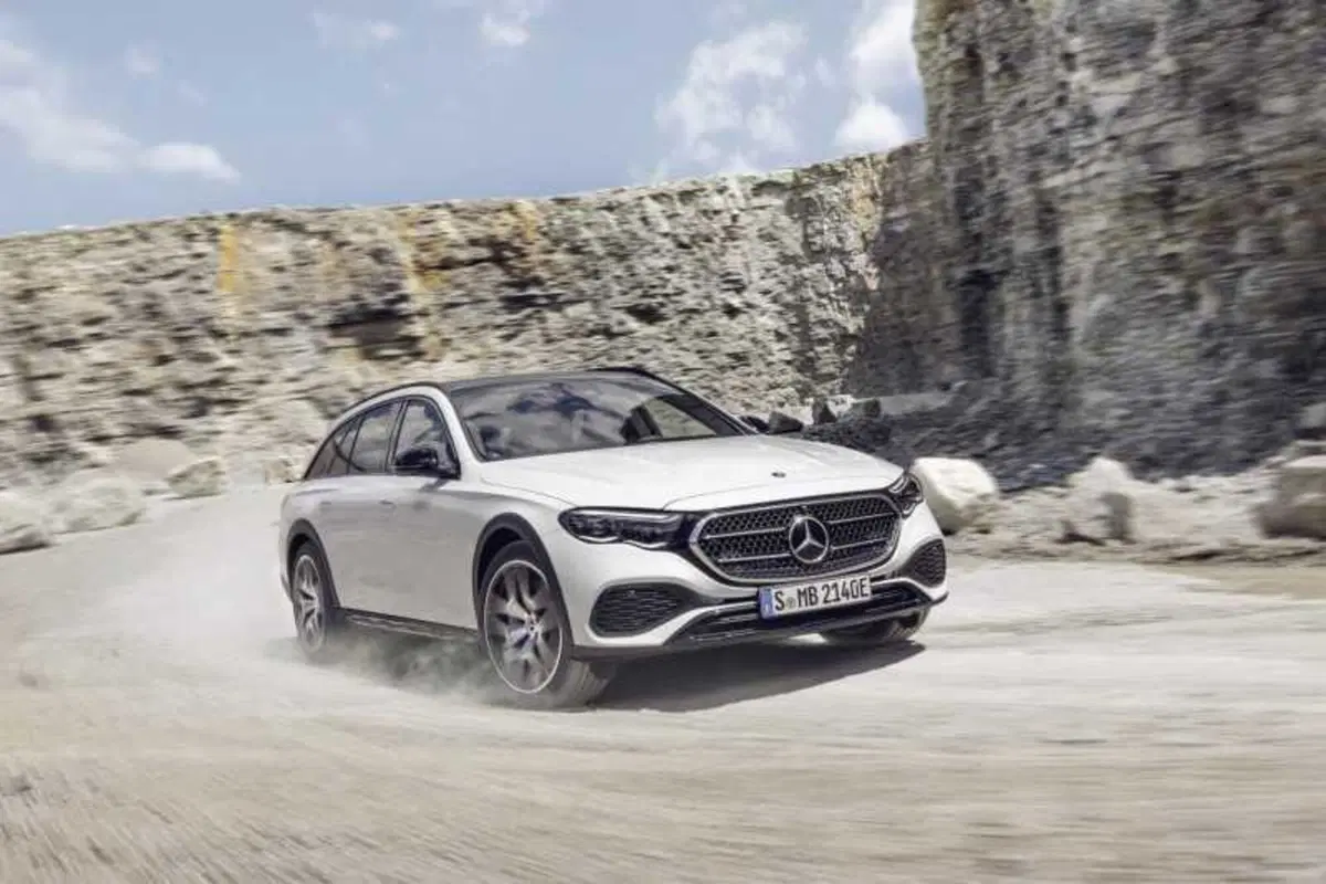 Mercedes Classe E All Terrain SW: col plug-in fa 20 con un litro, contro le leggi della fisica (7)