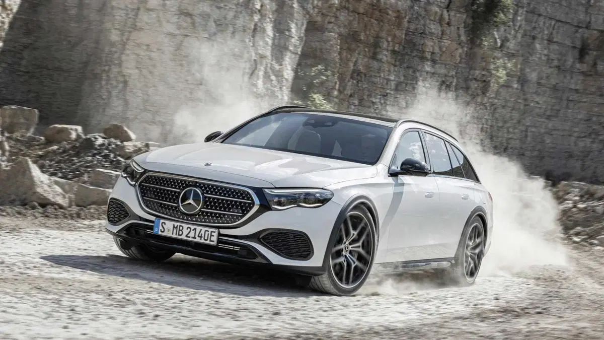 Mercedes-Benz Classe E Station Wagon 300 de Plug-in hybrid 4Matic Premium All Terrain (2)