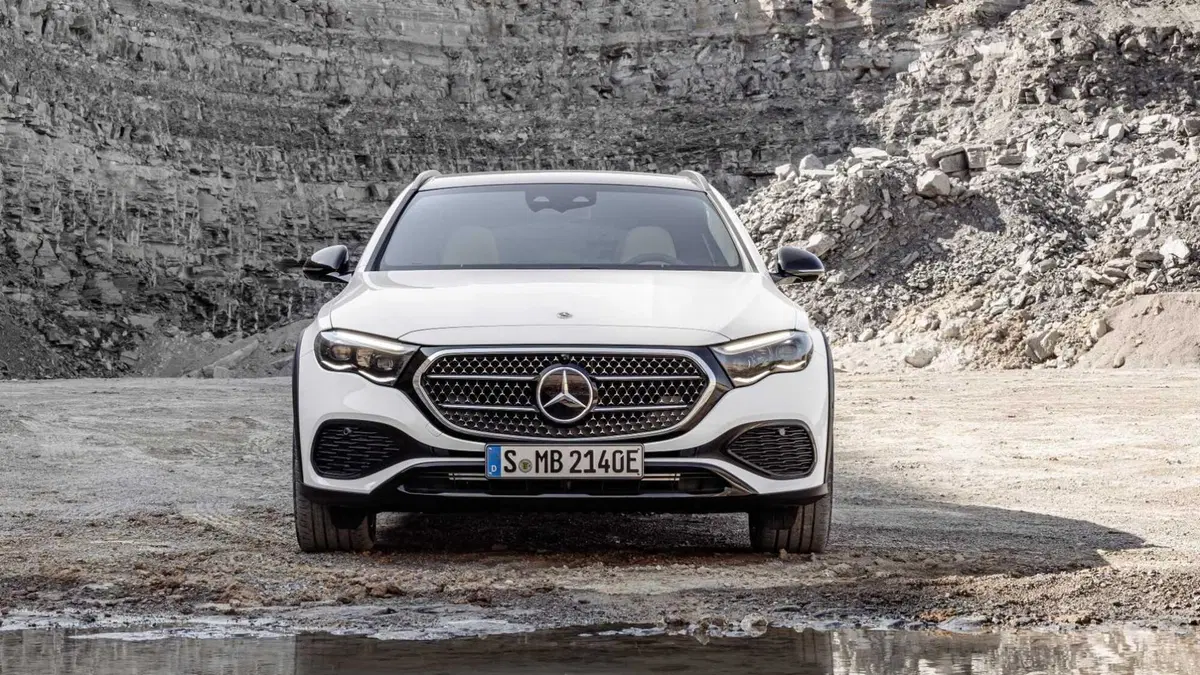 Mercedes-Benz Classe E Station Wagon 300 de Plug-in hybrid 4Matic Premium All Terrain (9)