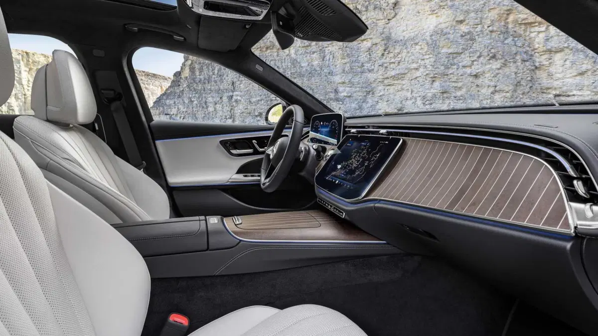 Mercedes-Benz Classe E Station Wagon 300 de Plug-in hybrid 4Matic Premium All Terrain (12)