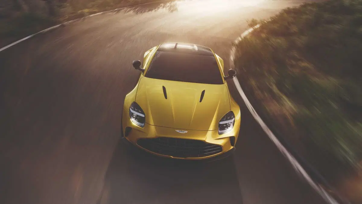 Aston Martin Vantage 2024: tutta nuova e al top per l'esperienza di guida