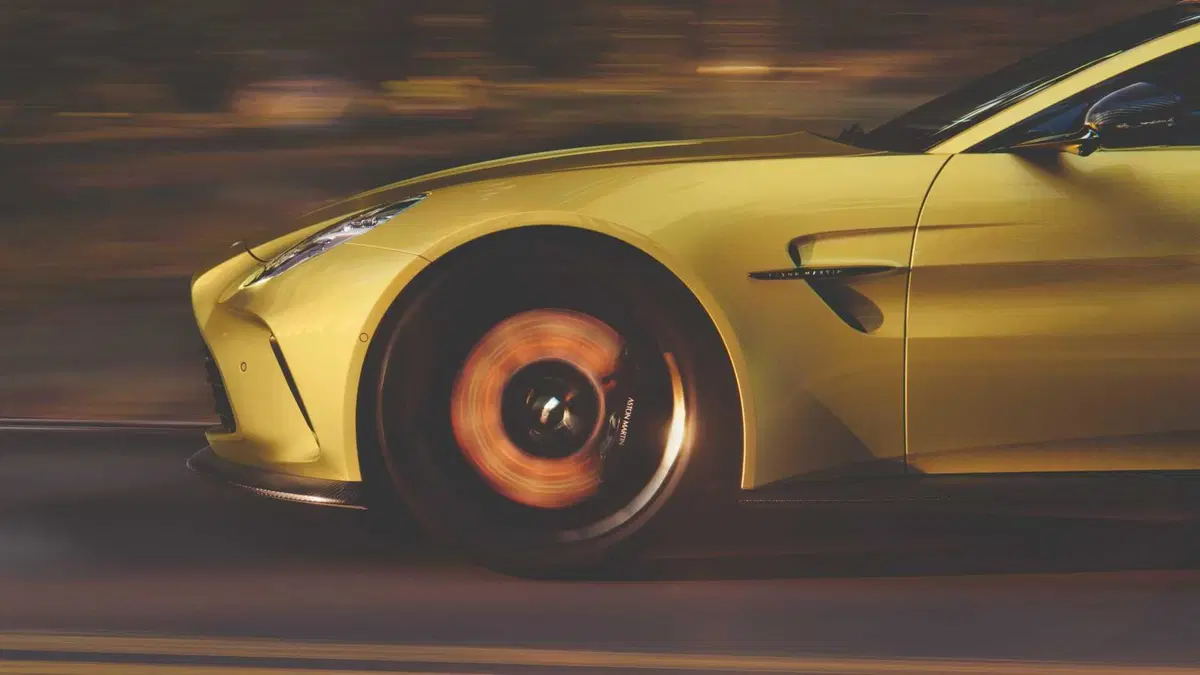 Aston Martin Vantage 2024: tutta nuova e al top per l'esperienza di guida (2)