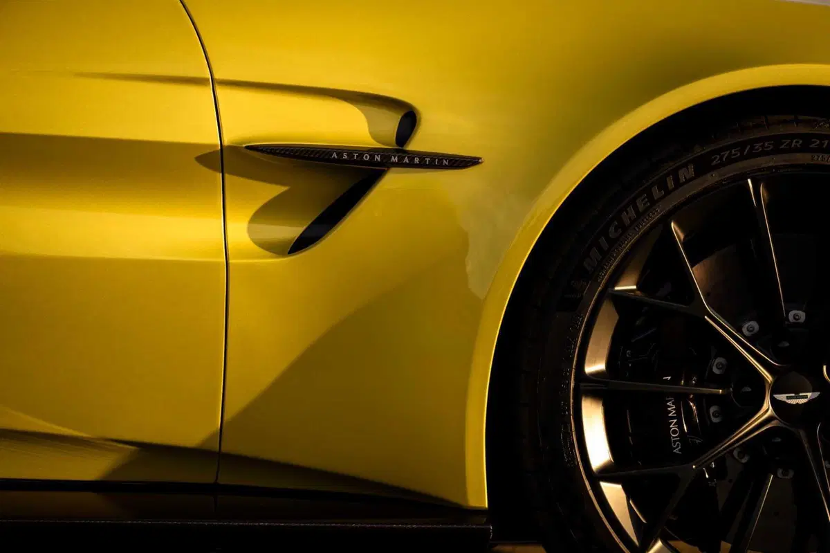 Aston Martin Vantage 2024: tutta nuova e al top per l'esperienza di guida (6)