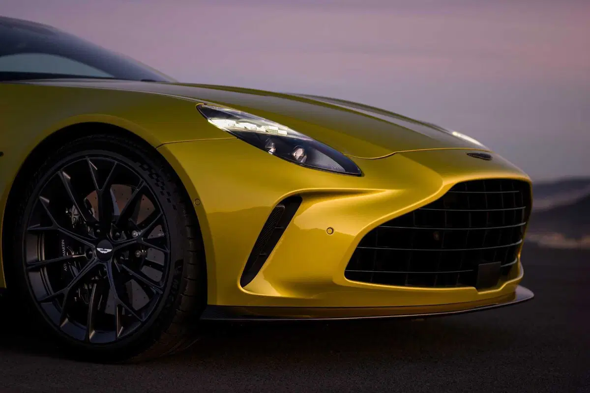 Aston Martin Vantage 2024: tutta nuova e al top per l'esperienza di guida (31)