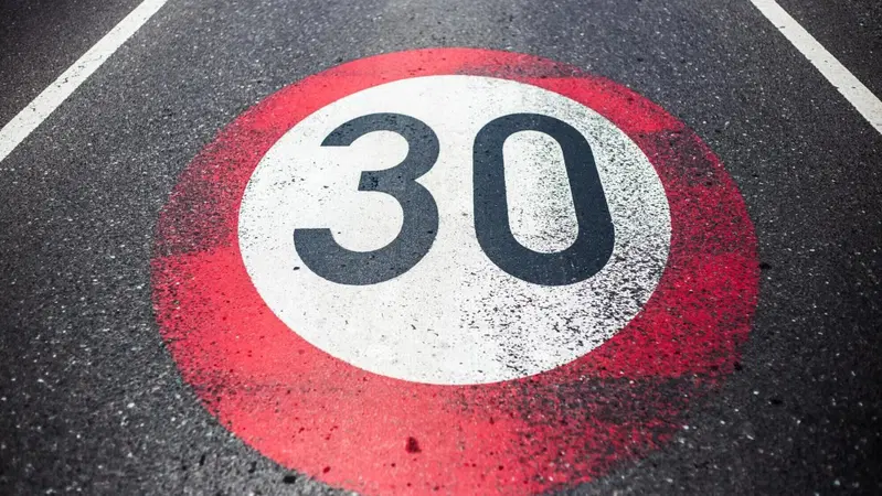 Bologna a 30 all'ora, presa in giro internazionale