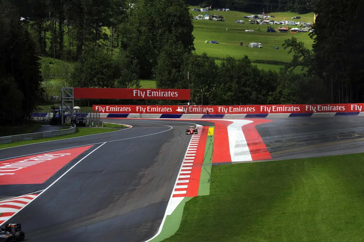 F1, Gp Austria 2016: penalità di cinque posizioni in griglia per Vettel (15)