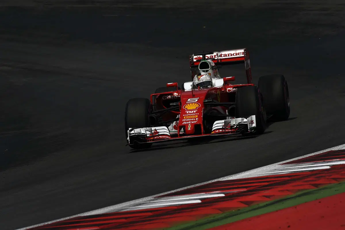 F1, Gp Austria 2016: penalità di cinque posizioni in griglia per Vettel (29)