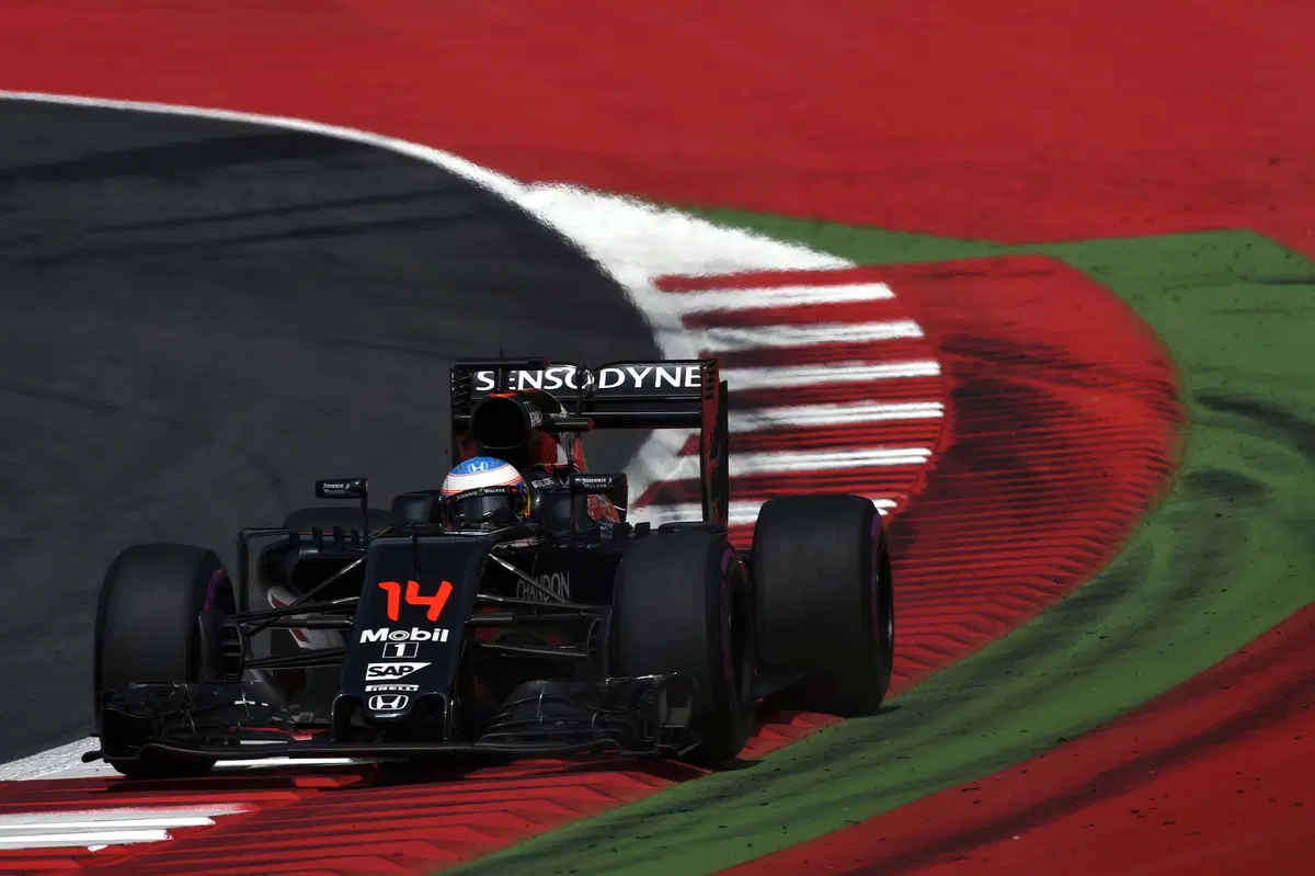 F1, Gp Austria 2016: penalità di cinque posizioni in griglia per Vettel (31)
