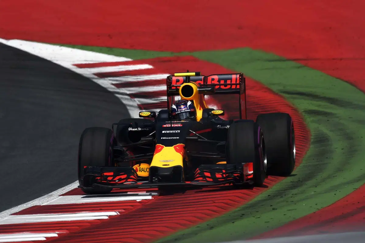 F1, Gp Austria 2016: penalità di cinque posizioni in griglia per Vettel (38)