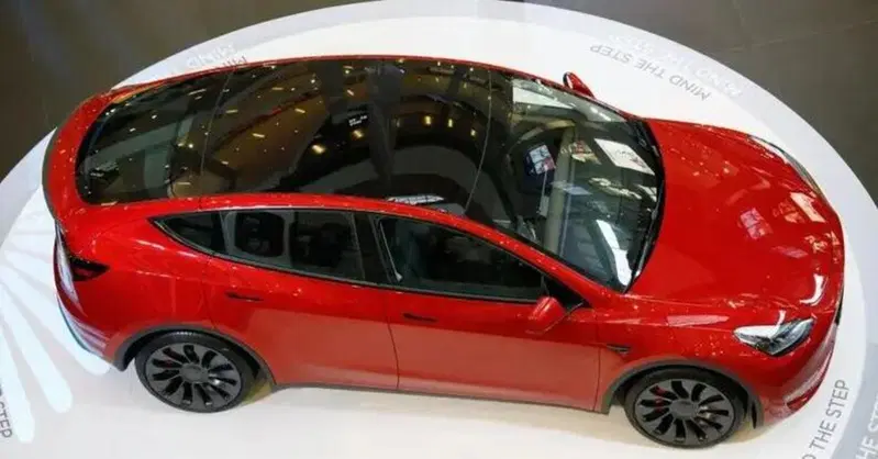 Francia: il leasing sociale per le elettriche a 100 euro al mese &egrave; gi&agrave; andato esaurito per quest'anno