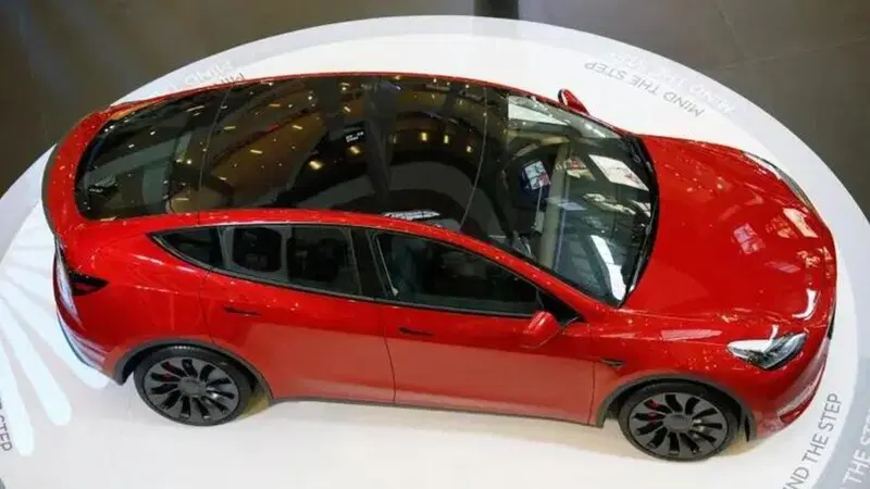 Francia: il leasing sociale per le elettriche a 100 euro al mese &egrave; gi&agrave; andato esaurito per quest'anno