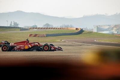 F1. Ferrari: la SF-24 per la prima volta in pista a Fiorano [VIDEO]