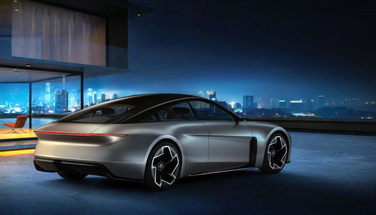 Chrysler reinventa la futura elettrica, si parte dal concept Halcyon (3)