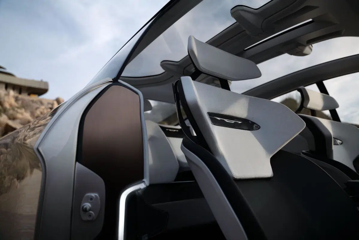 Chrysler reinventa la futura elettrica, si parte dal concept Halcyon (5)