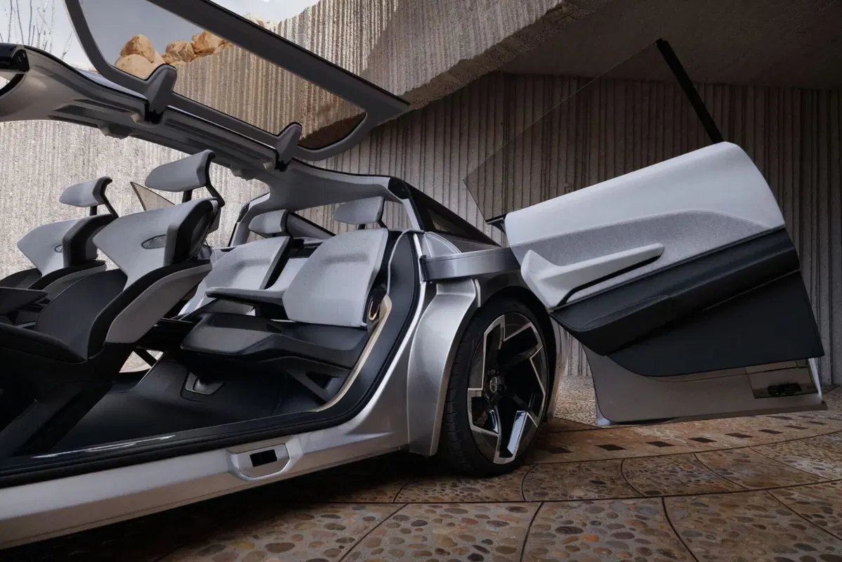 Chrysler reinventa la futura elettrica, si parte dal concept Halcyon (11)