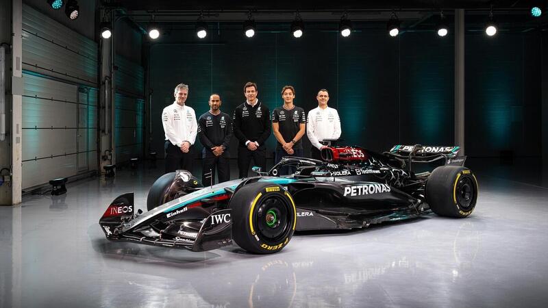 F1. Mercedes presenta la W15, Toto Wolff: &ldquo;Abbiamo una montagna da scalare davanti a noi&rdquo;