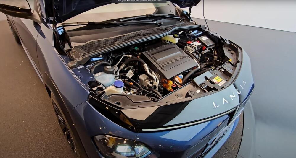 Il vano motore della nuova Lancia Ypsilon elettrica 2024