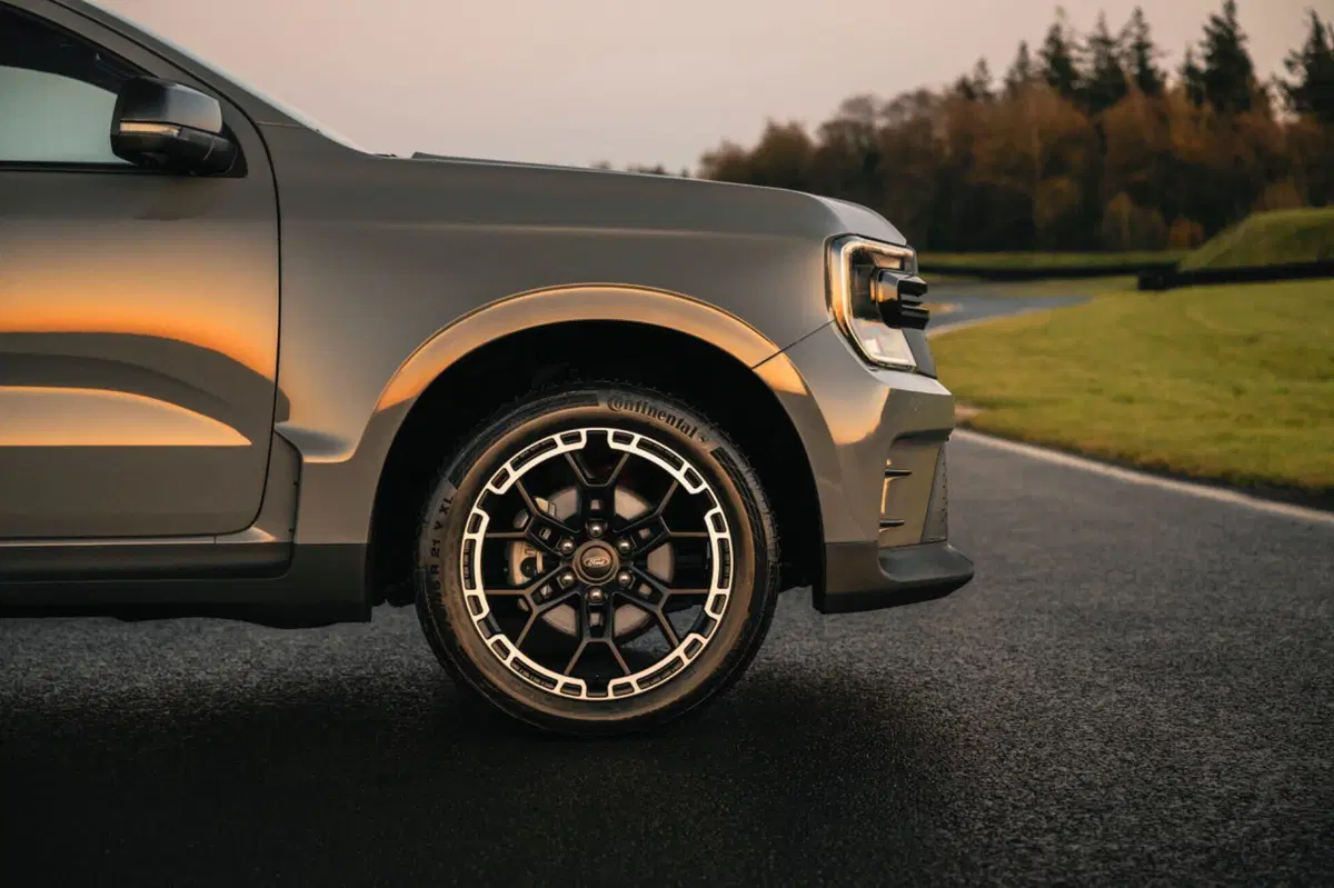 Ford Ranger 2024: la versione MS/RT è quasi da pista (16)
