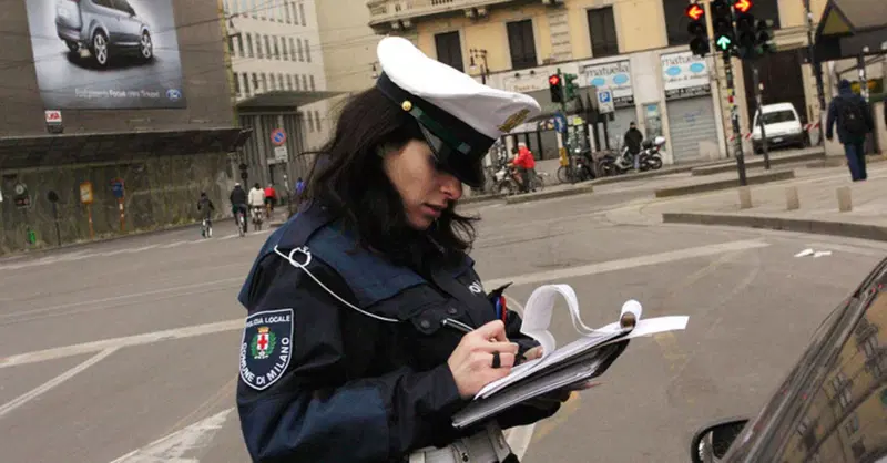 Milano, multe via App, il giudice "Ha numerose lacune e il cittadino viene danneggiato"   
