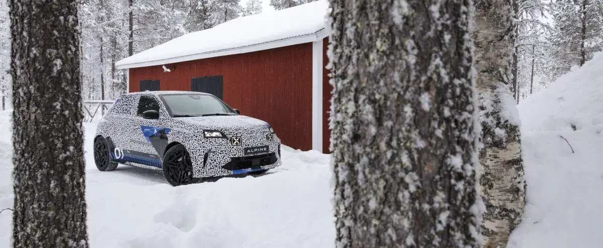 Alpine A290, l’elettrica sportiva di Renault R5 completa i test sulla neve (2)
