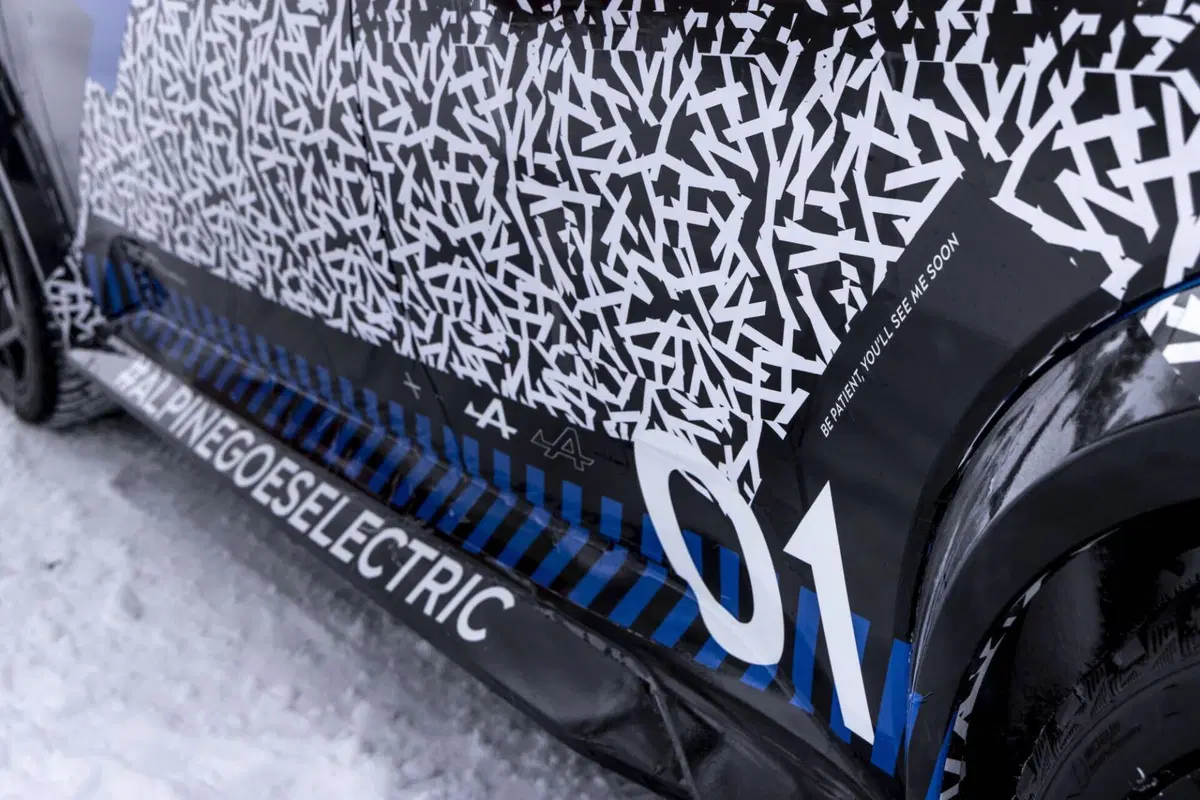 Alpine A290, l’elettrica sportiva di Renault R5 completa i test sulla neve (4)